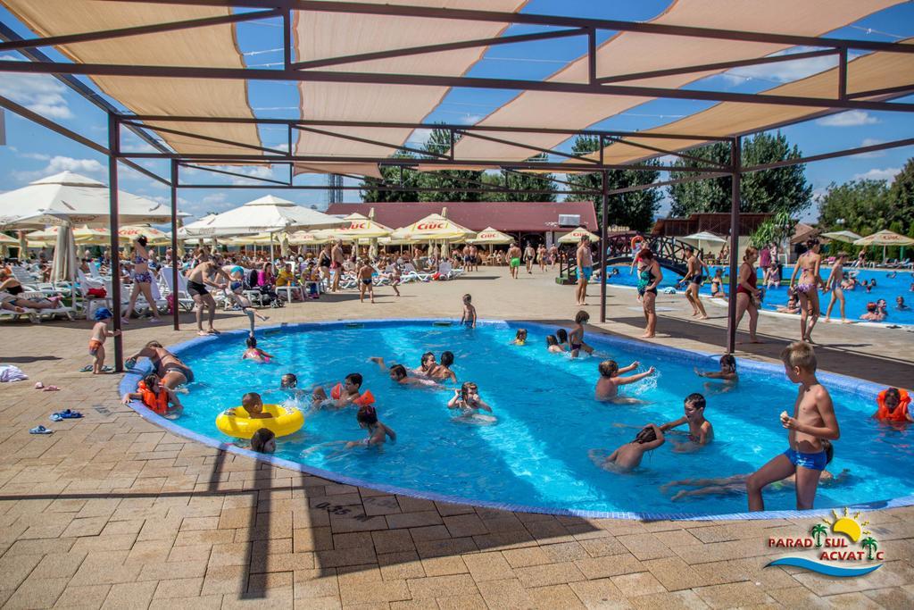 Hotel Alinalex - Paradisul Acvatic Braszów Zewnętrze zdjęcie